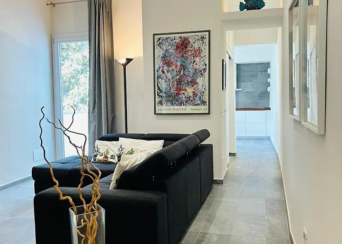 Today With A Private Balcony 公寓